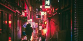 Jakie cechy charakteryzują język pisany?