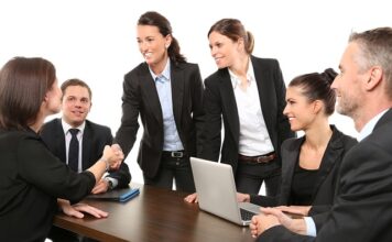 W jaki sposób można uzyskać nowych pracowników?